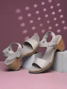 Bata comfit Women Solid Round Toe Block Heels Sandals