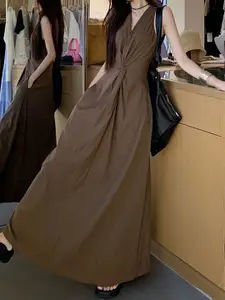 bebe Brown Sleeveless V-Neck Twisted Bust Flowy Maxi Dress