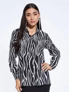 CORSICA Classic Abstract Printed Spread Collar Casual Shirt