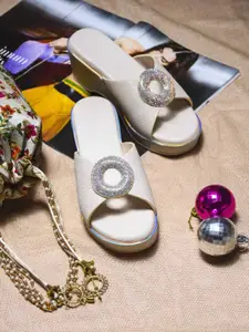 Froh Feet Women Embellished Flatform Sandals