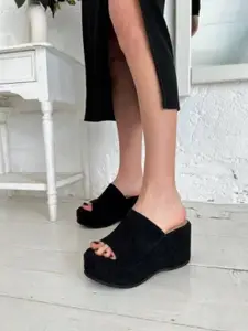 GLO GLAMP Open Toe Wedge Sandals