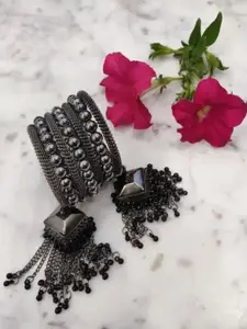 Sangria Beaded Jumki Bangle