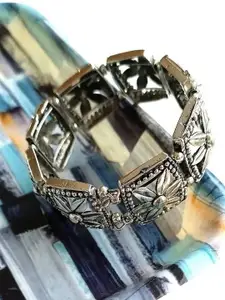 Sangria Ghungroo Beaded Bangle