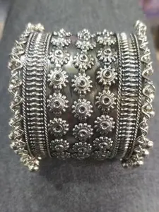 Sangria Oxidised Beaded Bangle