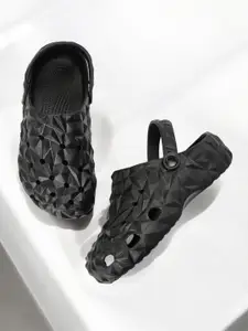 The Roadster Lifestyle Co Men Textured Clogs