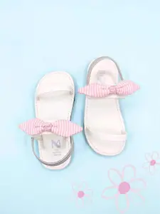 THE MADRAS TRUNK Girls Open Toe Flats with Bows