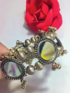 Sangria Ghungroo Beaded Bangle