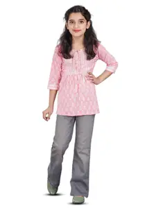 DMP FASHION Girls Ethnic Motifs Printed Cotton Top