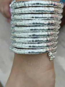 Sangria Silver Spiral Bangle