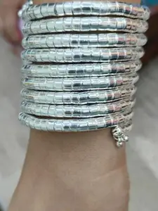 Sangria Silver Spiral Bangle