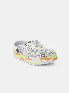 Pantaloons Junior Boys Printed Clogs