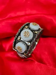 Sangria Stones Studded Bangle