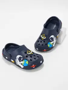 Pantaloons Junior Boys Solid Plastic Regular Clogs