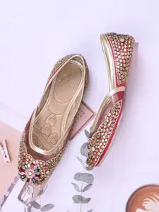 Jove Women Embellished Ethnic Mojaris Flats