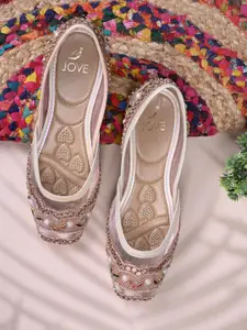 Jove Women Embellished Ethnic Mojaris Flats