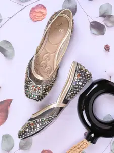 Jove Women Embellished Ethnic Mojaris Flats