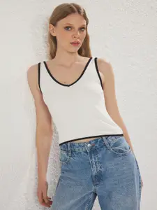 Trendyol Women Solid Sleeveless Regular Top