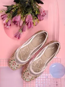Jove Women Embellished Ethnic Mojaris Flats