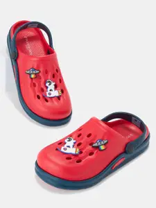 Pantaloons Junior Boys Solid Clogs