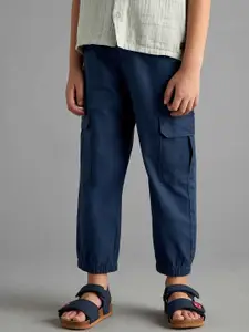 max Boys Solid Mid-Rise Cargos Trousers