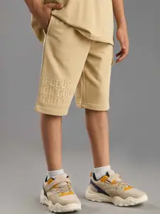 max Boys Solid Knee Length Mid-Rise Shorts