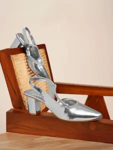 Froh Feet Women Solid Synthetic Regular Sandals