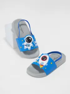 Pantaloons Junior Girls Rubber Sliders