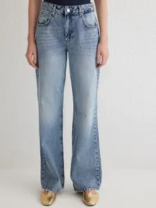 Trendyol Women Straight  Fit Mid-Rise Clean Look Heavy Fade Jeans