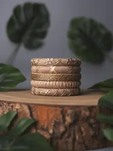 Taasha Craft Set Of 5 Threads Bangles