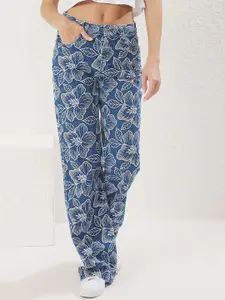 Trendyol Women Printed Regular Fit Mid-Rise Highly Distressed Jeans