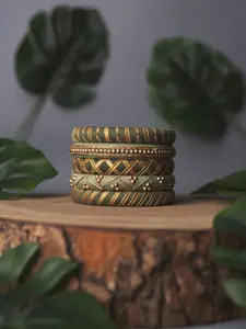 Taasha Craft Set Of 5 Threads Bangles
