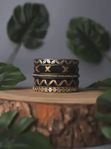 Taasha Craft Set Of 5 Threads Bangles