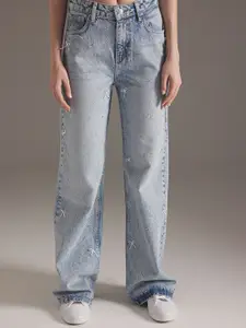 Trendyol Women Relaxed Fit Mid-Rise  Light Fade Jeans