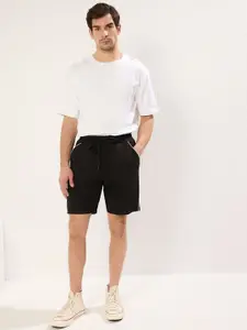 Trendyol Men Colourblocked Relaxed Fit Shorts