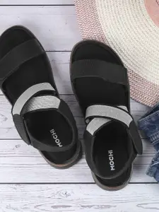 Mochi Women Open Toe Flats