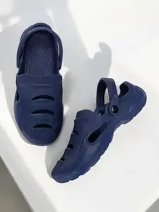 The Roadster Lifestyle Co Men Big Fox Desert Storm Light Weight Clogs