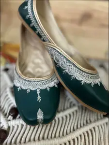 DESI COLOUR Women Woven Design Ethnic Mojaris Flats