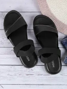 Mochi Women Open Toe Flats