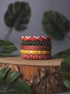 Taasha Craft Set Of 5 Threads Bangles