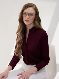 her by invictus Spread Collar Regular Fit Formal Shirt