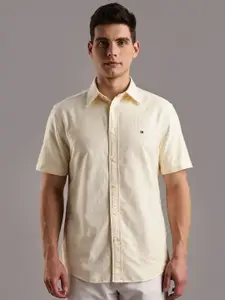 Tommy Hilfiger Men Vertical Striped Spread Collar Cotton Casual Shirt