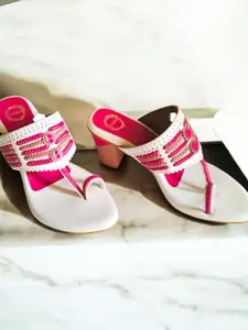 Dhaga Women White and Brown Pink Kolhapuri