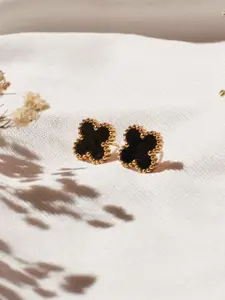 SALTY Pack of 2 Women Posh Night Clover Studs