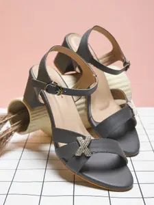 DressBerry Party Block Sandals with Bows