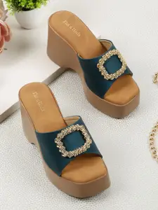 Flat n Heels Women Wedge Pumps