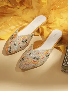 V-WALK Women Floral Embroidered Slip-On Ethnic Jutis