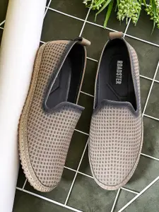 The Roadster Lifestyle Co Men Textured Slip-On Casual Espadrilles