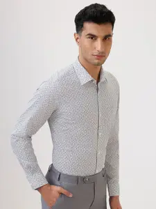 Raymond Men Printed Pure Cotton Cutaway Collar Formal Shirt