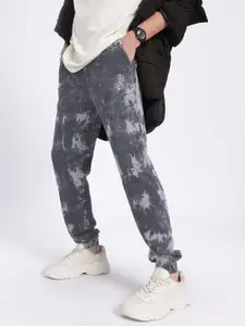 glitchez Men Knitted Dyed Relaxed Fit Joggers