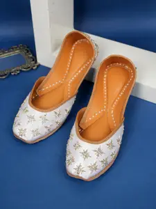 JUTTIESMAKER Women Mojaris Flats